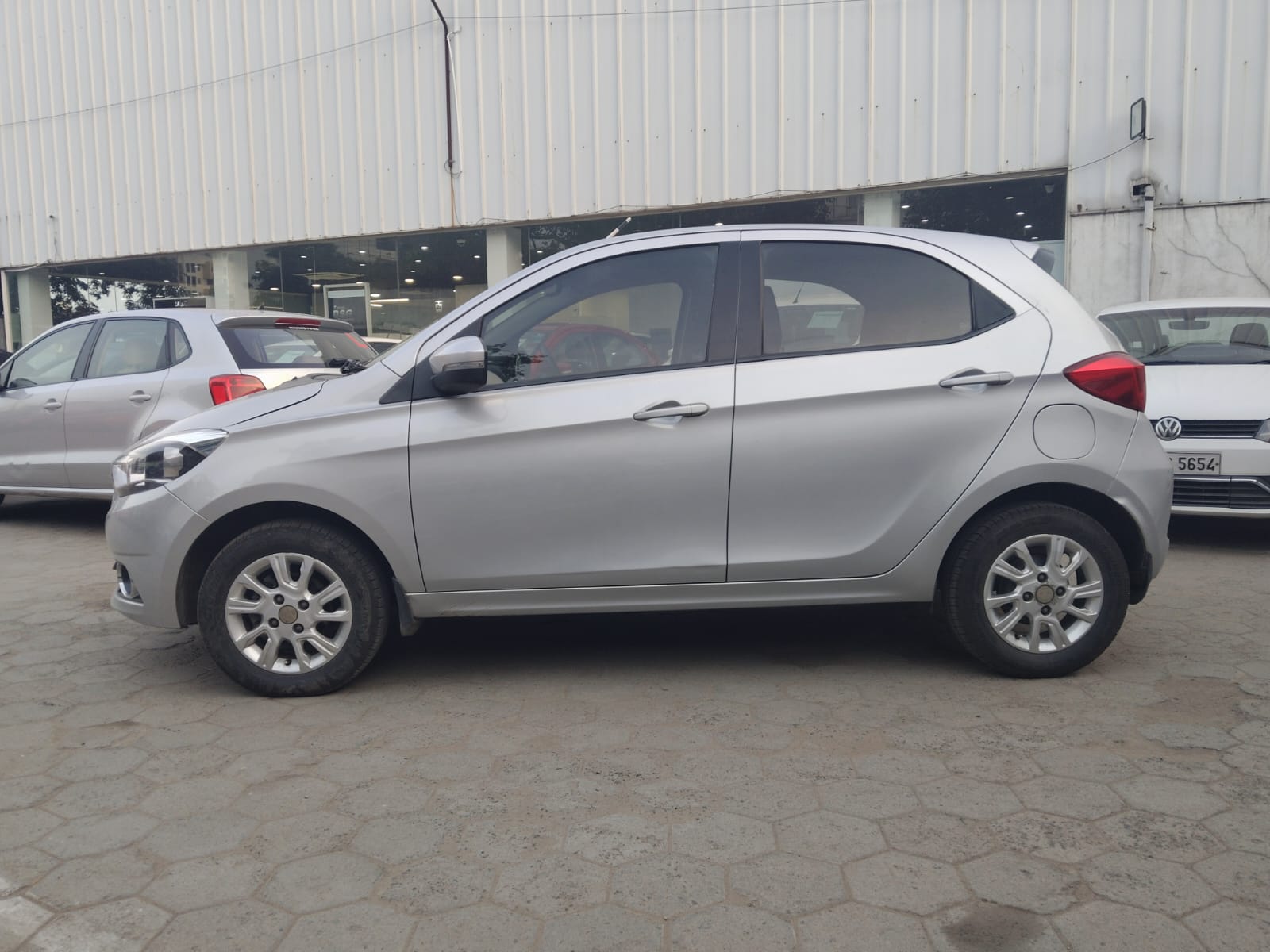 Tata Tiago(2016-2019) Revotron Xza